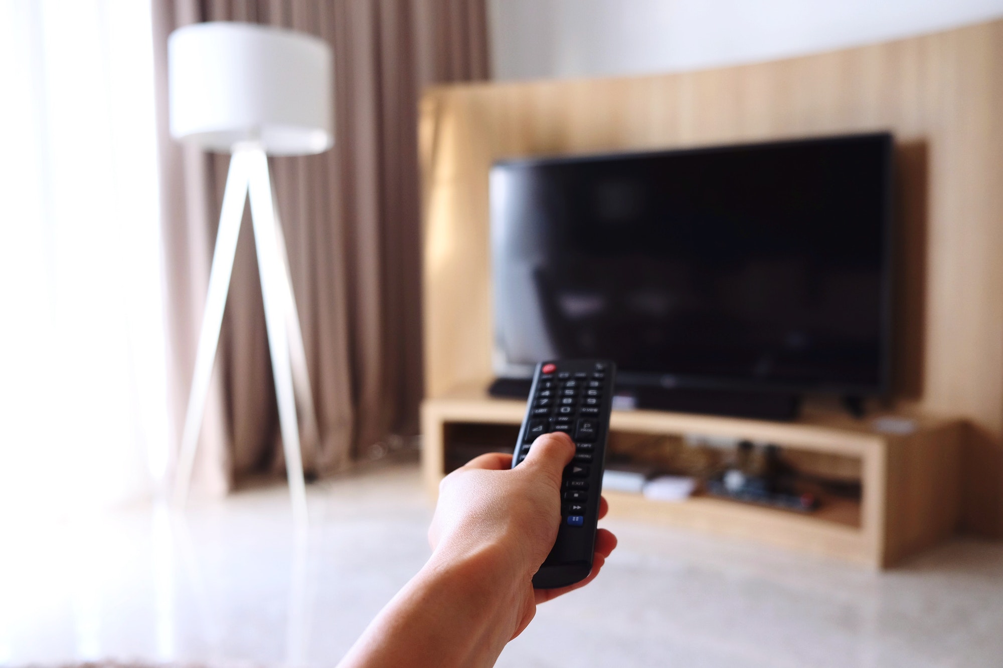 Cómo conectar unos auriculares bluetooth a tu Smart TV